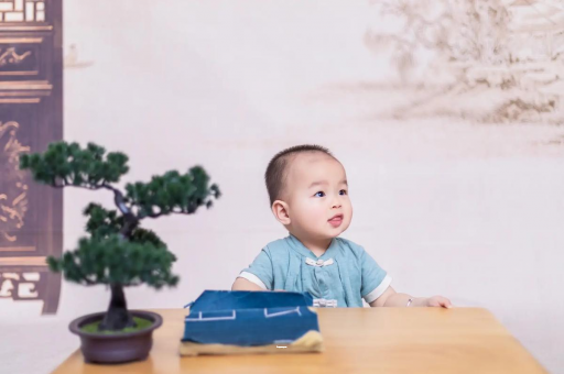 广西三个月宝宝抬头不稳